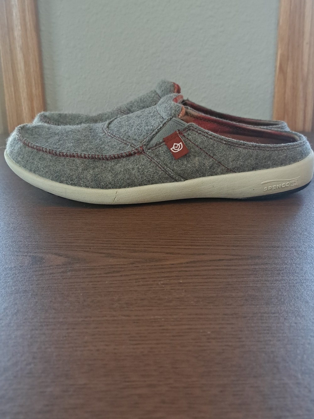 Spenco Women’s Grey Felt Mule with Contrast Stitching - Picture 6 of 11